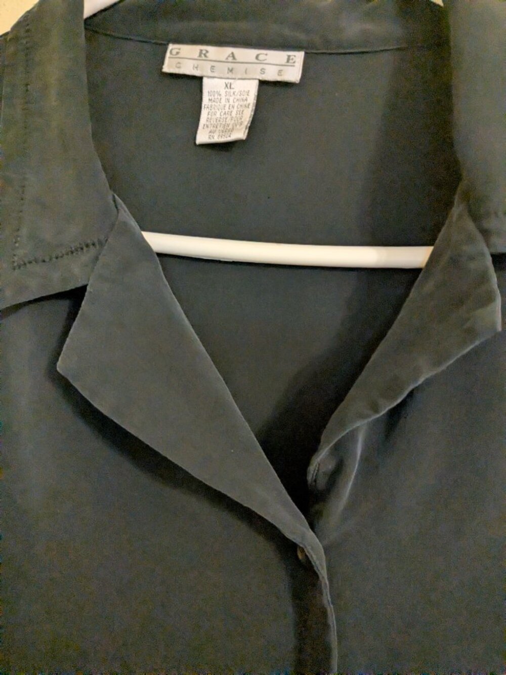 Pretty blouse. - Picture 3 of 6